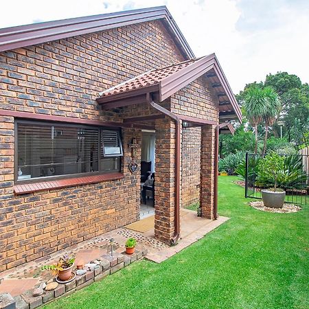פרטוריה Leozet Self Catering Apartment מראה חיצוני תמונה